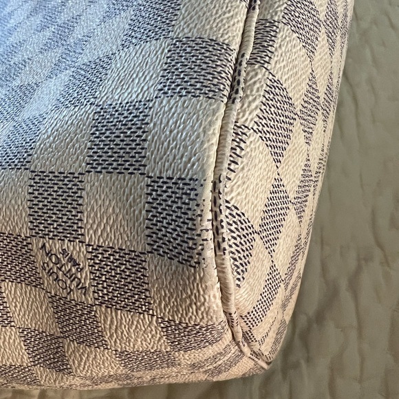 Authentic Louis Vuitton Damier Neverfull MM - Picture 5 of 10